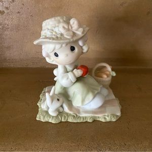 Precious Moments Figurine We’re So Hoppy You’re Here